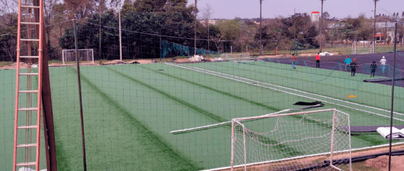 Trabajo en la cancha sintética